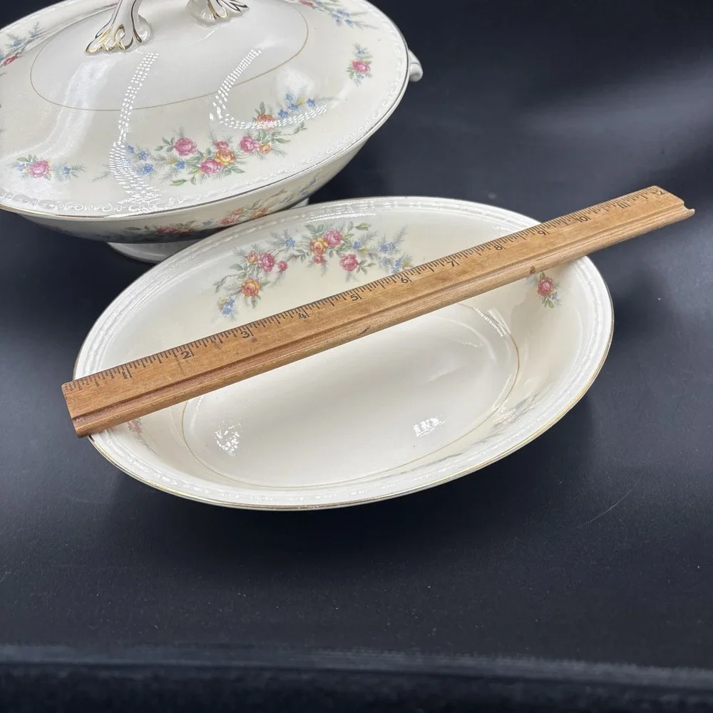 Homer Laughlin GEORGIAN  EGGSHELL Roses Covered Casserole + Oval Serving Bowl